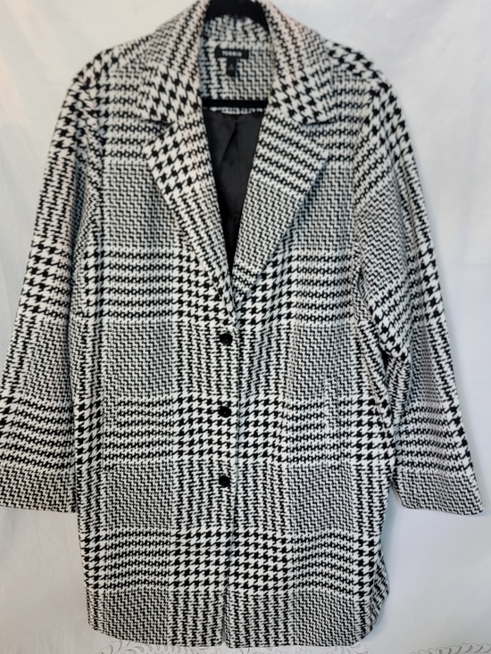 torrid Jackets & Blazers - torrid Black & White Houndstooth Plaid Pea Coat